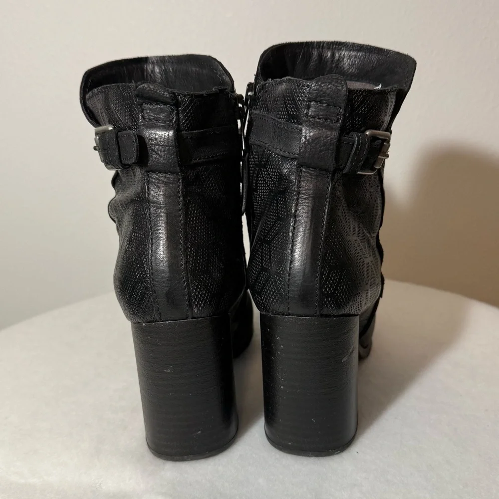 Miz Mooz Black Leather Heeled Boots Women’s Size 38 (7.5 IS) - Picture 4 of 11